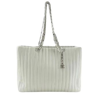 Chanel Pre-owned Tote Bags, female, White, Size: ONE SIZE Pre-owned New Mademoiselle Leather Tote Bag