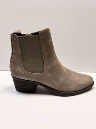 Volatile Womens Carriage Lug Boots In Stone