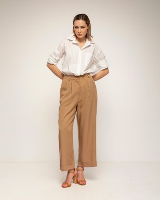 Tantra Rechte tencel pantalon met plooien, omslag aan de onderkant, zakken en een gerimpelde achterkant
