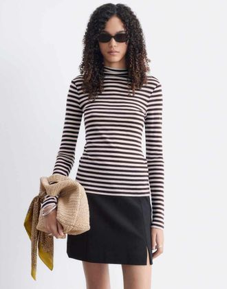 & Other Stories top a maniche lunghe in pura lana con collo alto a righe rosa e bordeaux