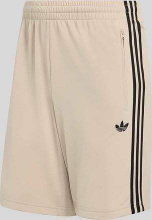 adidas Originals Regular Fit Trainingsshorts mit Logo Stitching in Beige, Gr&ouml;&szlig;e XXL