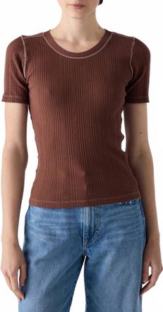 Amo Cherish Short Sleeve Tee In Cocoa