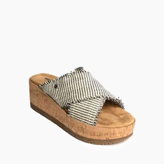 Minnetonka Womens Posey Sandal In Black Stripe
