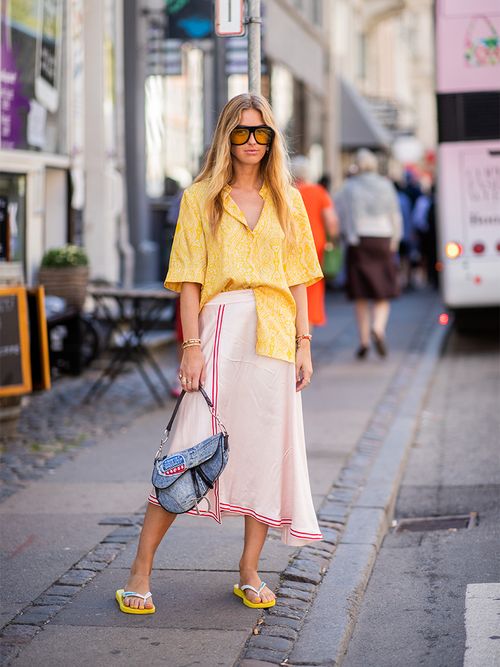 Midiröck aus Satin sind diesen Sommer ein echtes Must