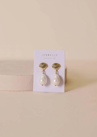 JaxKelly Womens Seashell Pearl Drop Earrings In Gold