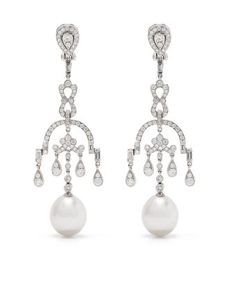 Yoko London Orecchini pendenti Mayfair in oro bianco 18kt con diamanti e perle - Argento