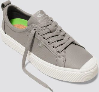 Cariuma Mens Cariuma OCA Low Sneakers Gray Premium Leather Lifestyle Shoes HAWK1053