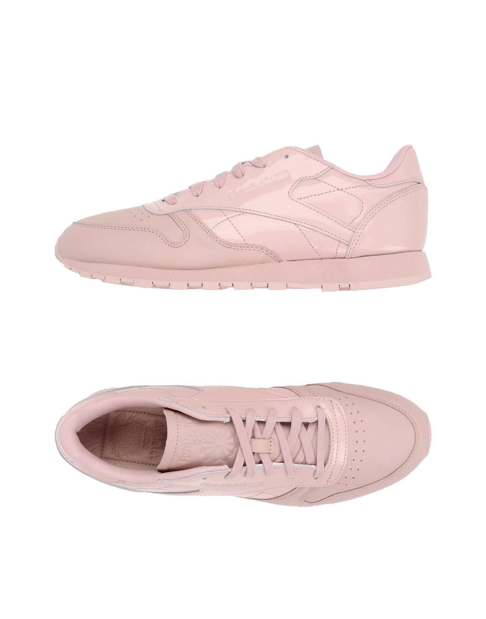 Pale pink reebok classics best sale