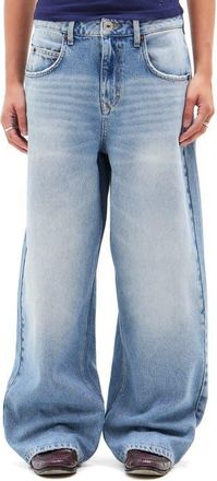 BDG Jaya Low Rise Wide Leg Jeans in Light Vintage at Nordstrom, Size 25 32