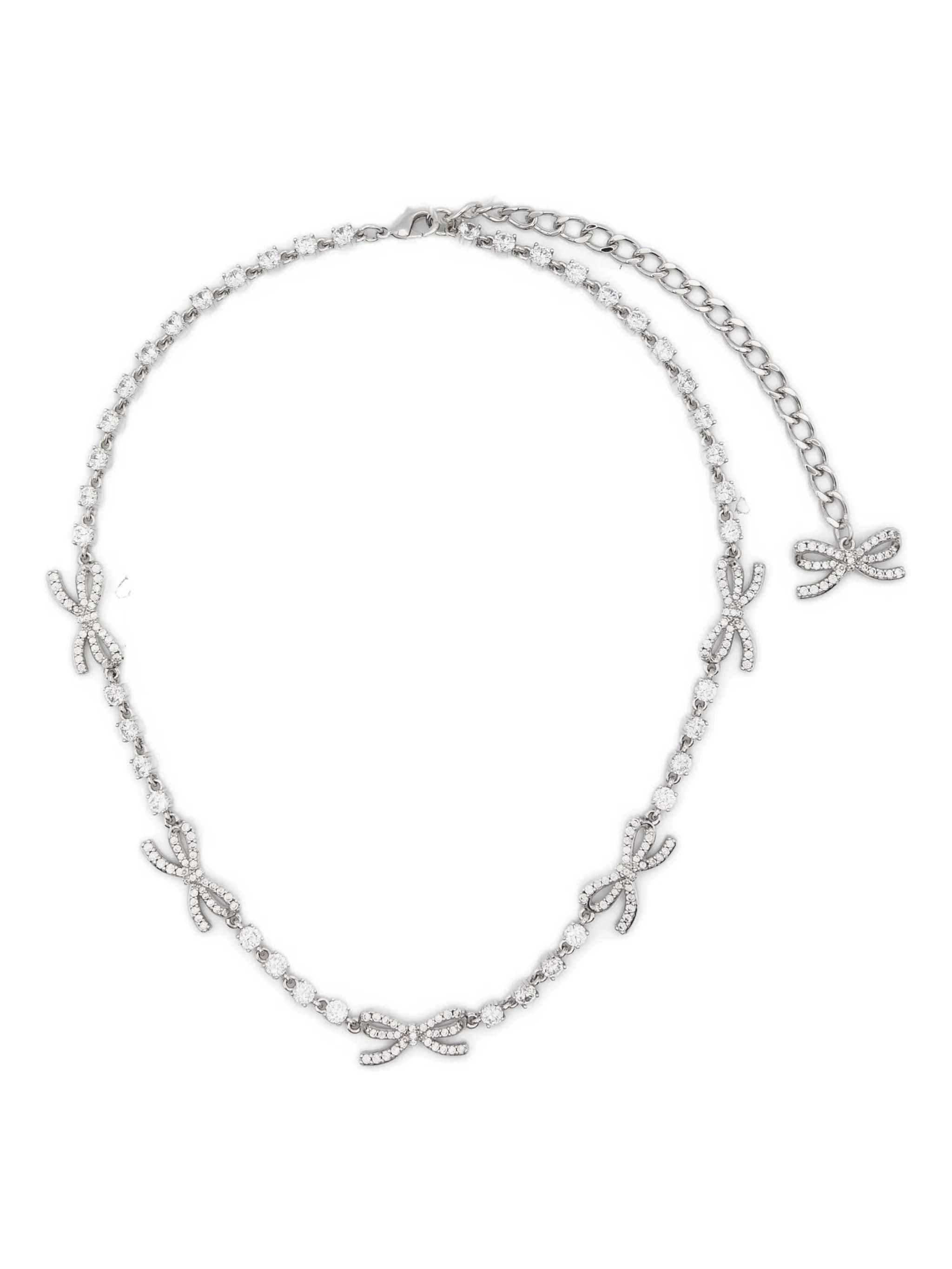 Collana girocollo in velluto blu scuro: stile boho-gotico