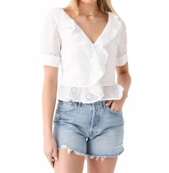 Frame Denim Ruffle Front Short Sleeve Top In Blanc