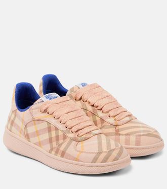 スニーカー Burberry Terrace Chk Sneakers - Burberry - Linen - Pink Burberry Terrace Chk Sneakers from $751.00 - on Stylight