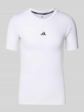 adidas Slim Fit T-Shirt mit Logo-Print in Weiss, Gr&ouml;&szlig;e L