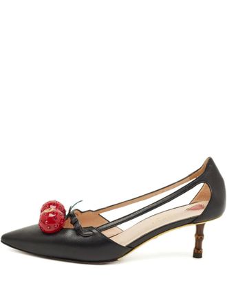 Gucci Unia pointed-toe cherry-detail pumps - women - Calf Leather/Calf Leather/Calf Leather - 36 - Black