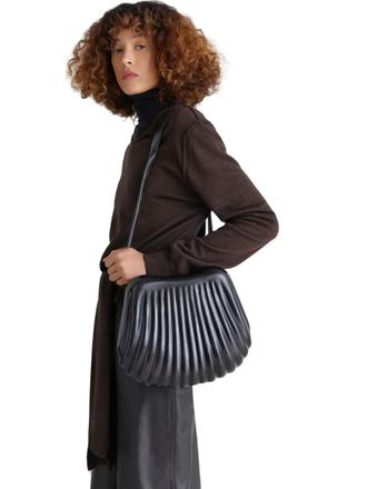Christophe Lemaire Carlos leather shoulder bag - women - Leather/Lamb Skin - OS - Black