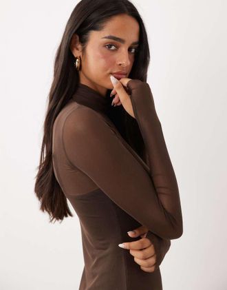 AFRM Shailene vestito midi con collo alto in rete, maniche lunghe e fodera tipo canottiera, color cioccolato-Marrone