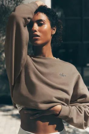 Alo | Accolade Crewneck Neck Pullover Top in Gravel Beige, Size: Medium