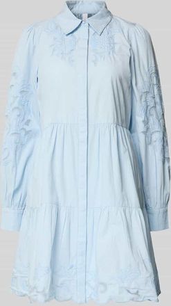 Vero Moda Knielanges Hemdblusenkleid mit Lochstickerei Modell Zimia in Hellblau, Gr&ouml;&szlig;e 34