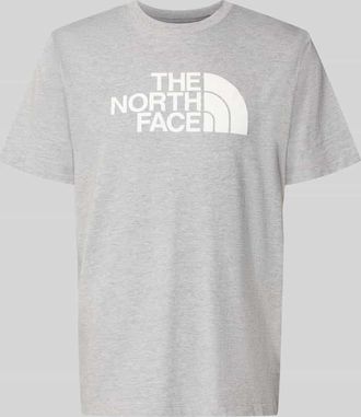 The North Face Regular Fit T-Shirt mit Logo-Print Modell Evolution in Hellgrau, Gr&ouml;&szlig;e XXL