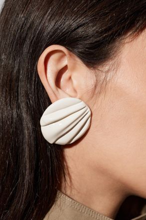 Chlo&eacute; Pleats Clip-on Earrings, Womens, Cream