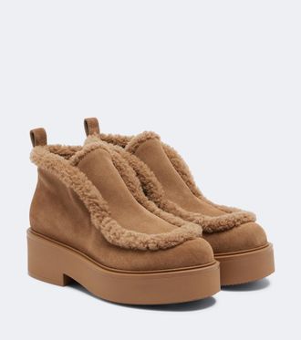Gianvito Rossi Yari shearling-lined suede ankle boots