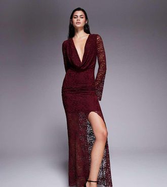 KAIIA Esclusiva Kaiia - Vestito lungo bordeaux in pizzo con scollo ad anello, maniche svasate e spacco sulla coscia-Rosso