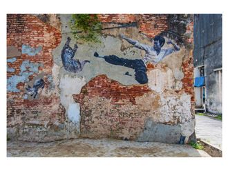 Schubiger M&ouml;bel Digitaldruck auf Acrylglas Street Art mit K&auml;mpfer