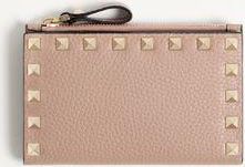 Valentino Garavani Rockstud Grainy Calfskin Cardholder With Zip Woman POUDRE UNI
