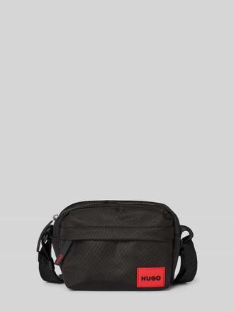 HUGO BOSS Umh&auml;ngetasche mit Label Patch in Black, Gr&ouml;&szlig;e 1