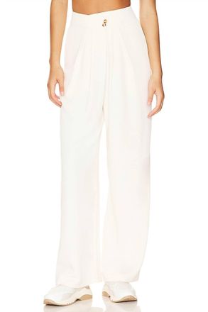 Astr Boyfriend Pants In Off White