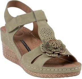 Good Choice Shoes Chirp Wedge Sandal in Sage at Nordstrom Rack, Size 7.5