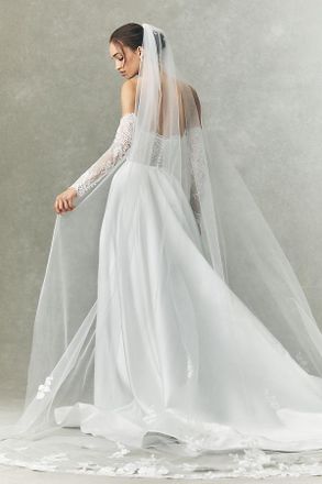 Watters Petunia Motif Cathedral Veil