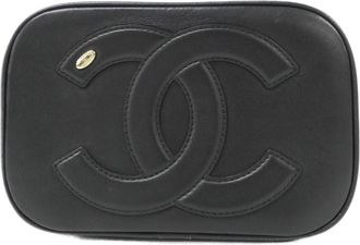 Chanel Black Leather Fanny Pack (Pre-Owned)