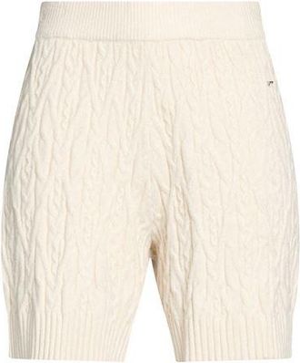 White Wise BOTTOMWEAR - Shorts & Bermuda Shorts sur YOOX.COM