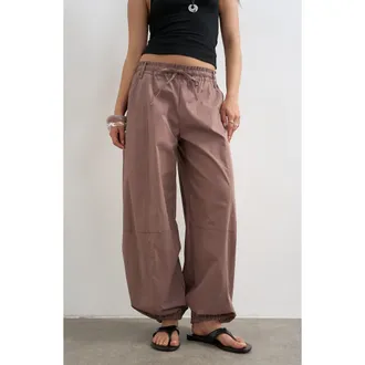 Topshop Tie Waist Elastic Cuff Pants in Brown at Nordstrom, Size 4