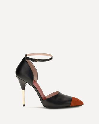 Valentino Garavani D&eacute;collet&eacute; DOrsay Sinead in capretto e suede Woman 36.5