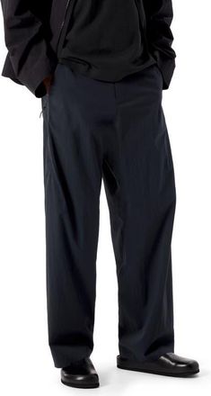 Veilance Spere Water Repellent Stretch Nylon Cargo Pants in Black at Nordstrom, Size 30