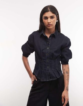 AllSaints Nancy camicia in denim a pieghe con maniche a palloncino e vita stretta in blu lavaggio scuro