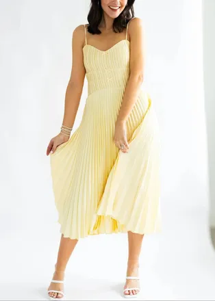 Astr Shionagh Midi Dress In Yellow