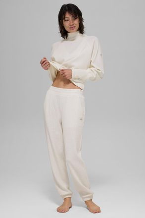 Alo | Waffle Weekend Escape Jogger Pants in Ivory White, Size: Medium