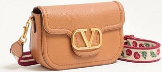 Valentino Garavani Borsa a spalla Valentino Garavani Alltime in vitello granato con tracolla in nastro ricamo Cherryfic Donna MANDORLA UNI