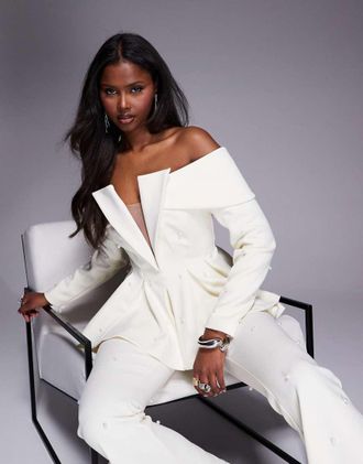 Asos Blazer sartoriale color crema con spalle scoperte decorato con perle in coordinato-Bianco