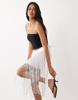 Gina Tricot Gina Tricot - Minigonna strutturata bianca a righe con frange-Bianco