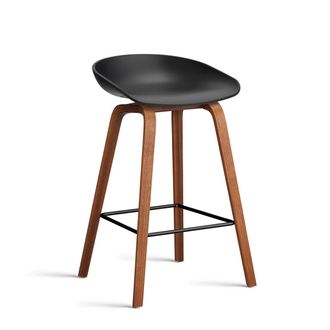 HAY About A Stool AAS 32 H 65 cm, Walnuss lackiert / Stahl schwarz / black 2.0 (Kunststoffgleiter)