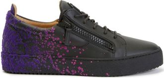 Giuseppe Zanotti painterly-print low-top sneakers - men - Leather/Rubber/Leather - 40 - Black