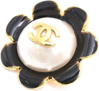 Chanel Brooch (Pre-Owned)