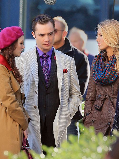 Gossip Girl: Alle Infos über Blake Lively und ihre Schauspieler-Kollegen aka Nate, Dan, Chuck. Wusstest du z. B. dass Leighton Meester eigentlich blond ist?