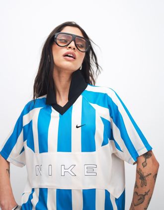 Nike Street Stripe - T-shirt in jersey blu e bianca a righe