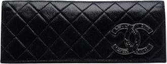 Chanel Pre-owned Wallets, female, Black, Size: ONE SIZE Pre-owned Quilted Iridescent Suede Clutch