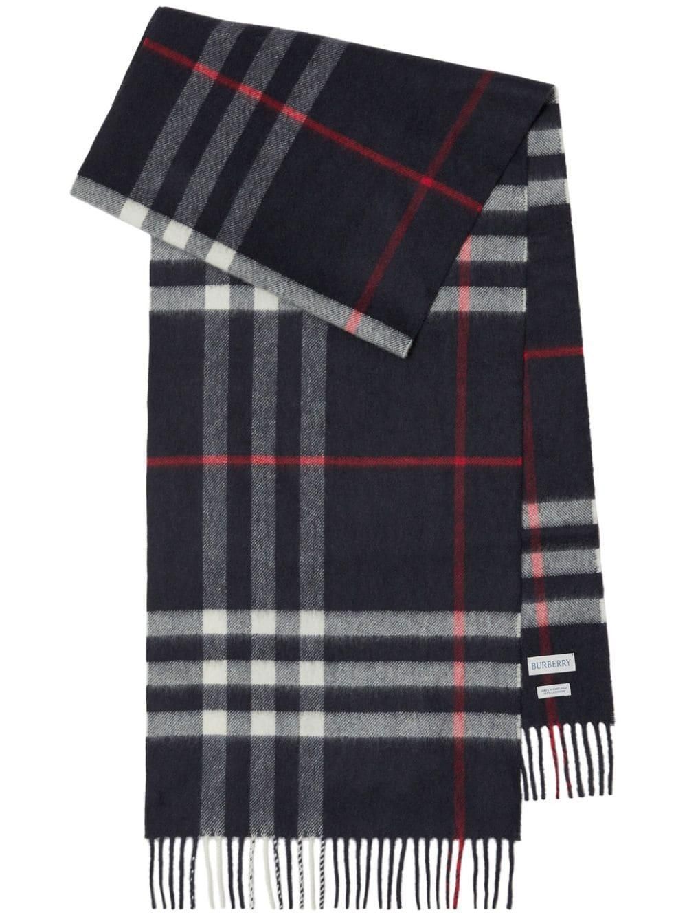Burberry: Blue Scarves now up to −74% Stylight